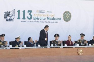 Asiste el gobernador Alejandro Armenta Mier a ceremonia por Día del Ejército