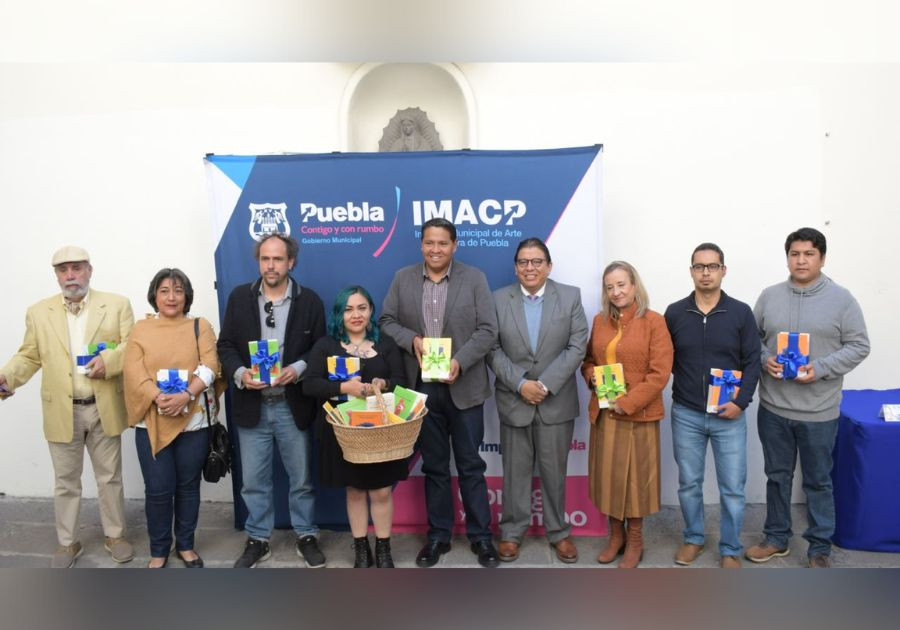 Presenta Ayuntamiento de Puebla colección de Canasta de Escritoras y Escritores