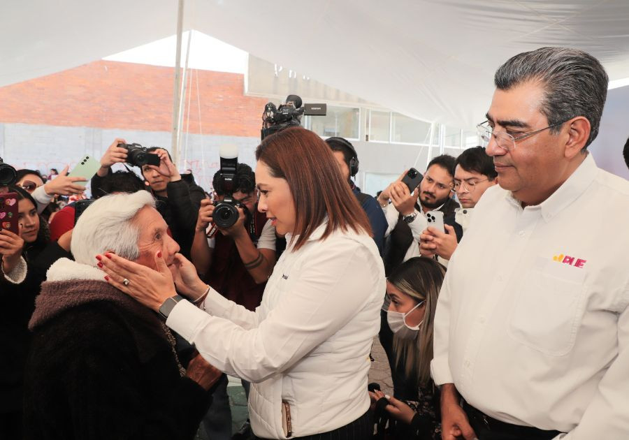 Con jornadas de servicios, Gobierno de Puebla combate desigualdad: Sergio Salomón