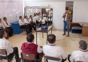 Atiende SMDIF Puebla la salud emocional de miembros del Consejo Taxista