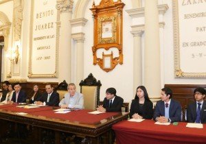 Promueve Chedraui participación de juventud con Cabildo Universitario