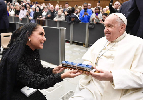 Mara Lezama viaja al Vaticano a pedir la bendición del Papa al Tren Maya