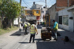 Supervisa Pepe Chedraui campaña “BacheAndo Puebla” en Xochimehuacan