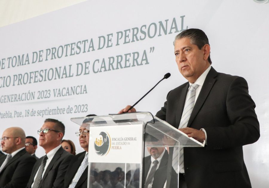 Rinden protesta 132 nuevos funcionarios de la FGE Puebla