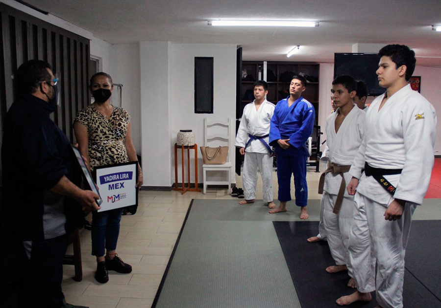 Reconoce Yadira Lira a judocas poblanos