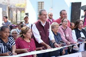 Entrega Pepe Chedraui obra de pavimentación en la colonia Guadalupe Hidalgo 2da. Sección