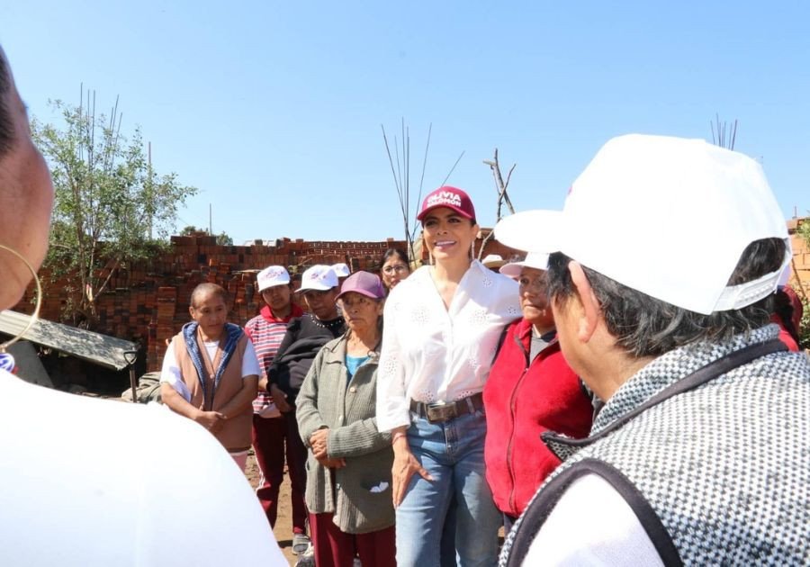 Se inspira Olivia Salomón con trabajo de mujeres ladrilleras de Cholula