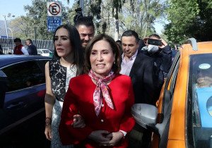 Absuelven a Rosario Robles del delito de uso indebido del servicio público