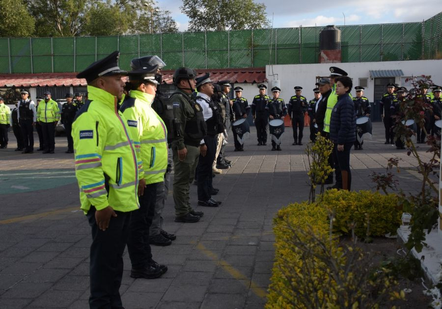 Realiza SSC Puebla honores a los símbolos patrios
