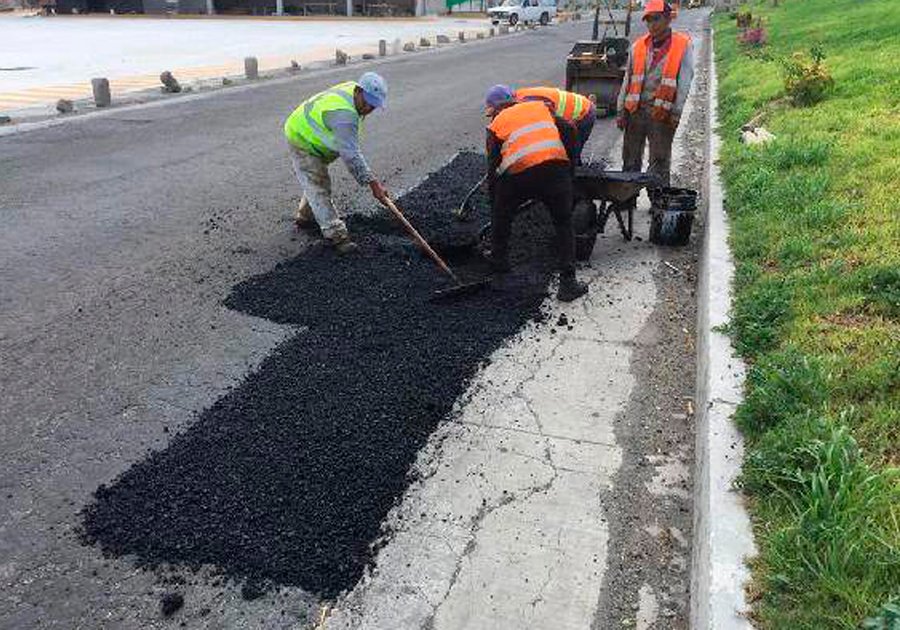 Intensifica Infraestructura bacheo en Tecamachalco y Nealtican