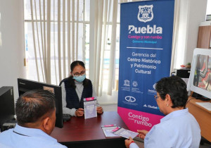 Inician programa de regulación de anuncios y toldos en Centro Histórico de Puebla