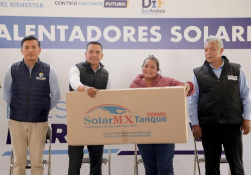 Entrega Tlatehui 180 calentadores solares en San Andrés Cholula