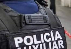 Cae arma de policía y causa herida a mujer en Plaza Dorada