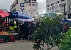 Quitan a botaneros del Mercado Morelos
