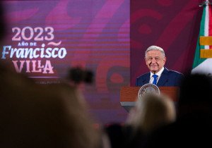 Si Larrea ya no compra Banamex, gobierno entraría ‘al quite’: AMLO