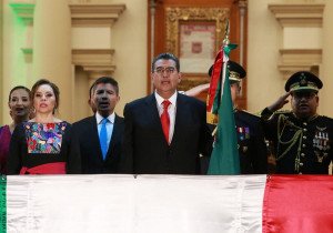 Celebra Puebla orgullo mexicano; Sergio Salomón encabeza “Grito de Independencia”