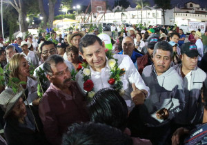 Tecamachalco recibe con los brazos abiertos al senador Armenta