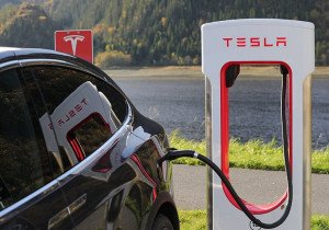 Llegada de Tesla consolidará al clúster automotriz-autopartes