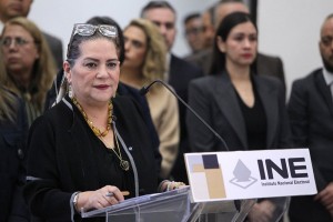 Taddei anuncia su renuncia al INE en medio de señalamientos; la presentará este lunes