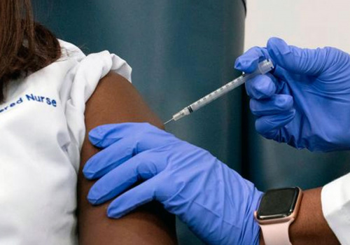 Farmacias vacunarán contra Covid en EU