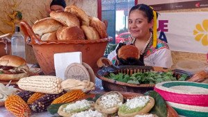 Incluyen a cocineras tradicionales de Puebla en Catálogo de Turismo de Romance