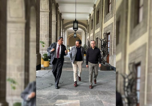 Asiste Sergio Salomón a reunión con AMLO en Palacio Nacional