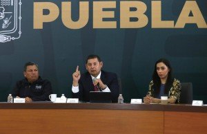 Gobierno de Puebla refuerza combate de incendios forestales