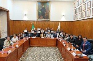 Entrega Tonantzin Fernández reconocimientos al mérito a personal sindicalizado