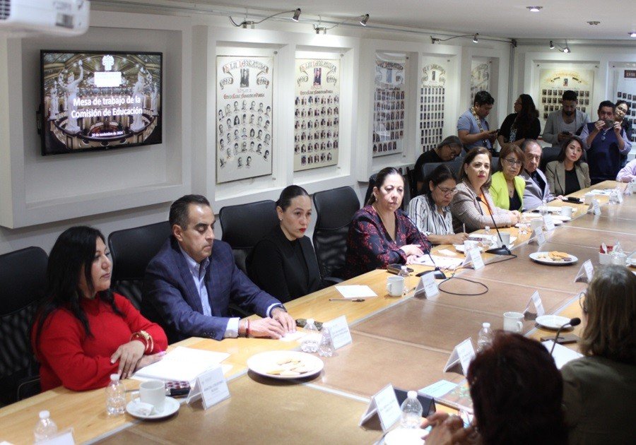 Congreso de Puebla y MEJOREDU intercambian perspectivas en materia de educación