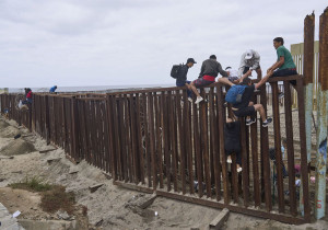 AMLO lamenta propuesta de Biden sobre ampliar el muro fronterizo con México