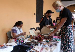 Promueve Cultura artesanías poblanas por medio de expo-ventas