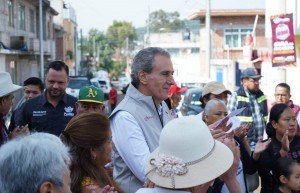 Impulsa Pepe Chedraui obras de pavimentación en la colonia El Salvador