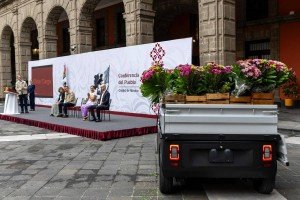 La presidenta Sheinbaum presenta el minivehículo Olinia carga: El objetivo es promover la minielectromovilidad