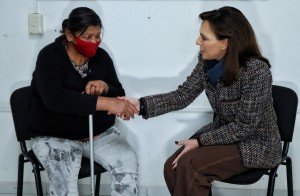 Ayuda DIF Puebla Capital a persona en situación de calle con curaciones e insulinización