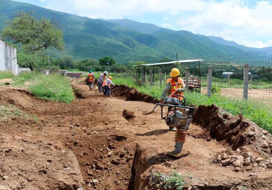 Construye CEASPUE red de alcantarillado sanitario en Ajalpan
