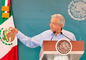 Urge AMLO reapertura de la frontera