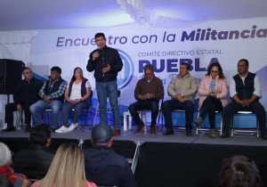 Asiste Eduardo Rivera a toma de protesta del PAN en Chiautzingo