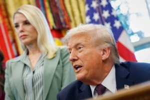 Trump remueve a Pam Bondi y perfila a Blanche como sustituto