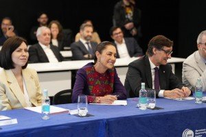 Sheinbaum recorre Centro Nacional de Supercomputación de Barcelona