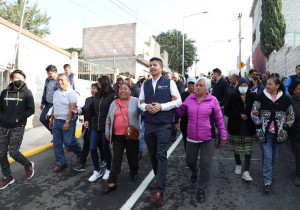 Entrega alcalde de Puebla calles en San Francisco Totimehuacán