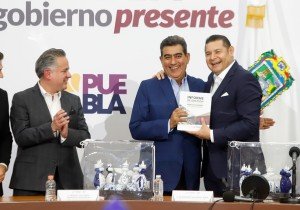 Con certificado geográfico, gobierno estatal preserva identidad de esferas de Chignahuapan