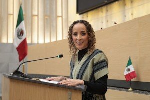 Promueve la diputada Susana Riestra iniciativa para otorgar licencia académica a madres jóvenes