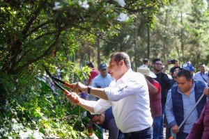 Encabeza Armenta en Teziutlán la décima faena comunitaria