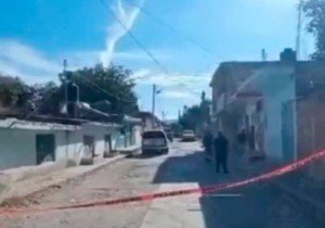 Hombres armados disparan contra tienda y dejan amenazas en Izúcar de Matamoros