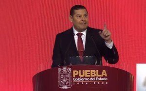 Alejandro Armenta asume como gobernador de Puebla y refuerza compromiso social