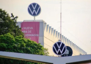 Pide sindicato de VW incremento salarial del 15.7 por ciento
