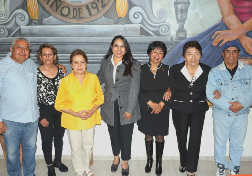 Se reúne Tonantzin Fernández con las mujeres pioneras de la política en Cholula