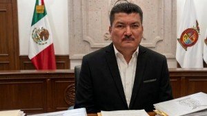 Exjefe policial de Sinaloa se entrega ante autoridades estadounidenses