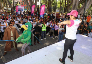 “Gran Paseo muy Padre” reunió a más de 800 personas en zócalo de Puebla