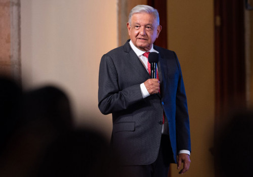 Cuauhtémoc Blanco, mejor gobernador que Graco Ramírez, afirma AMLO